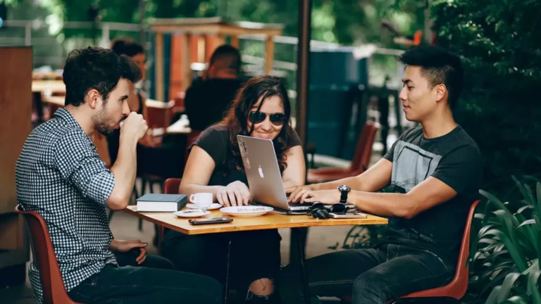 Growing up in recovery: 3 peer programs that fill support gaps for young people Image